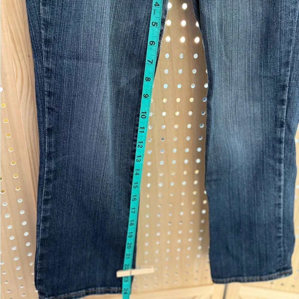 Leaving my Closet Soon!
Lucky Brand Women's Dark Blue Sweet’N Crop Jeans 2/26 - Picture 4 of 4